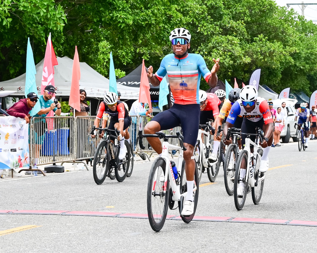 Image default
